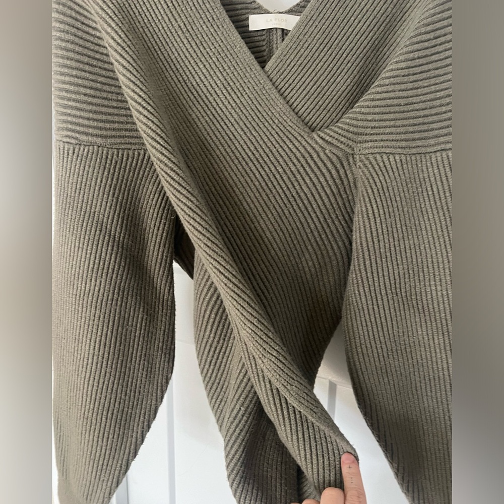 La Flor twist sweater